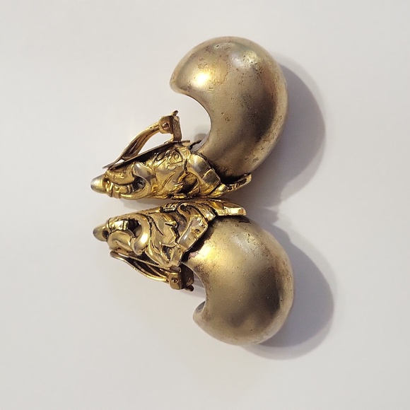 Vintage Isabel Canovas clip ons - Picture 1 of 9